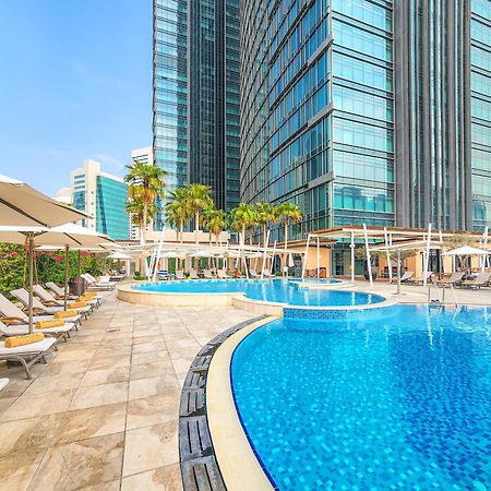 City Centre Rotana Ντόχα Εξωτερικό φωτογραφία The swimming pool at the hotel