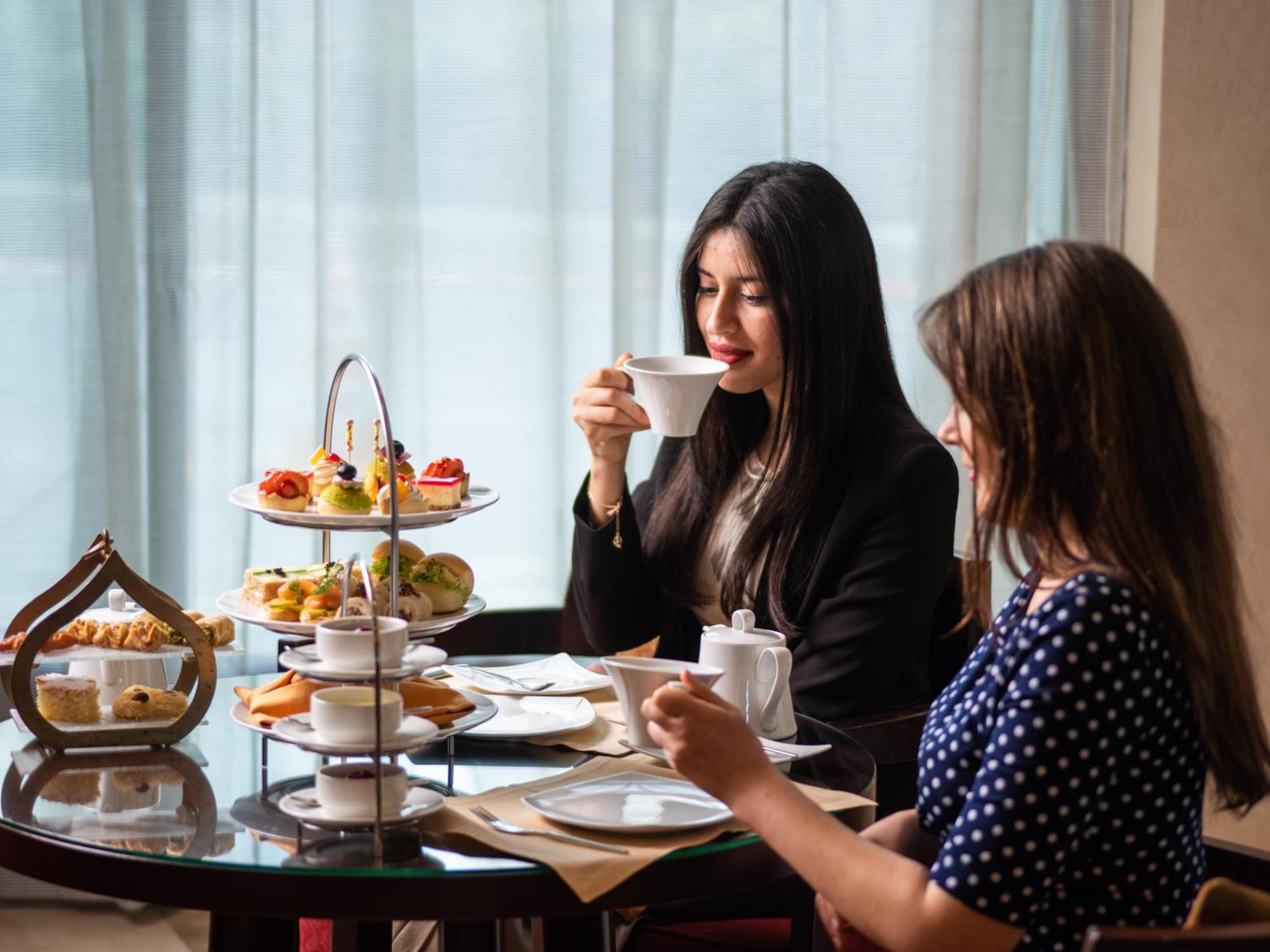 City Centre Rotana Ντόχα Εξωτερικό φωτογραφία Afternoon tea