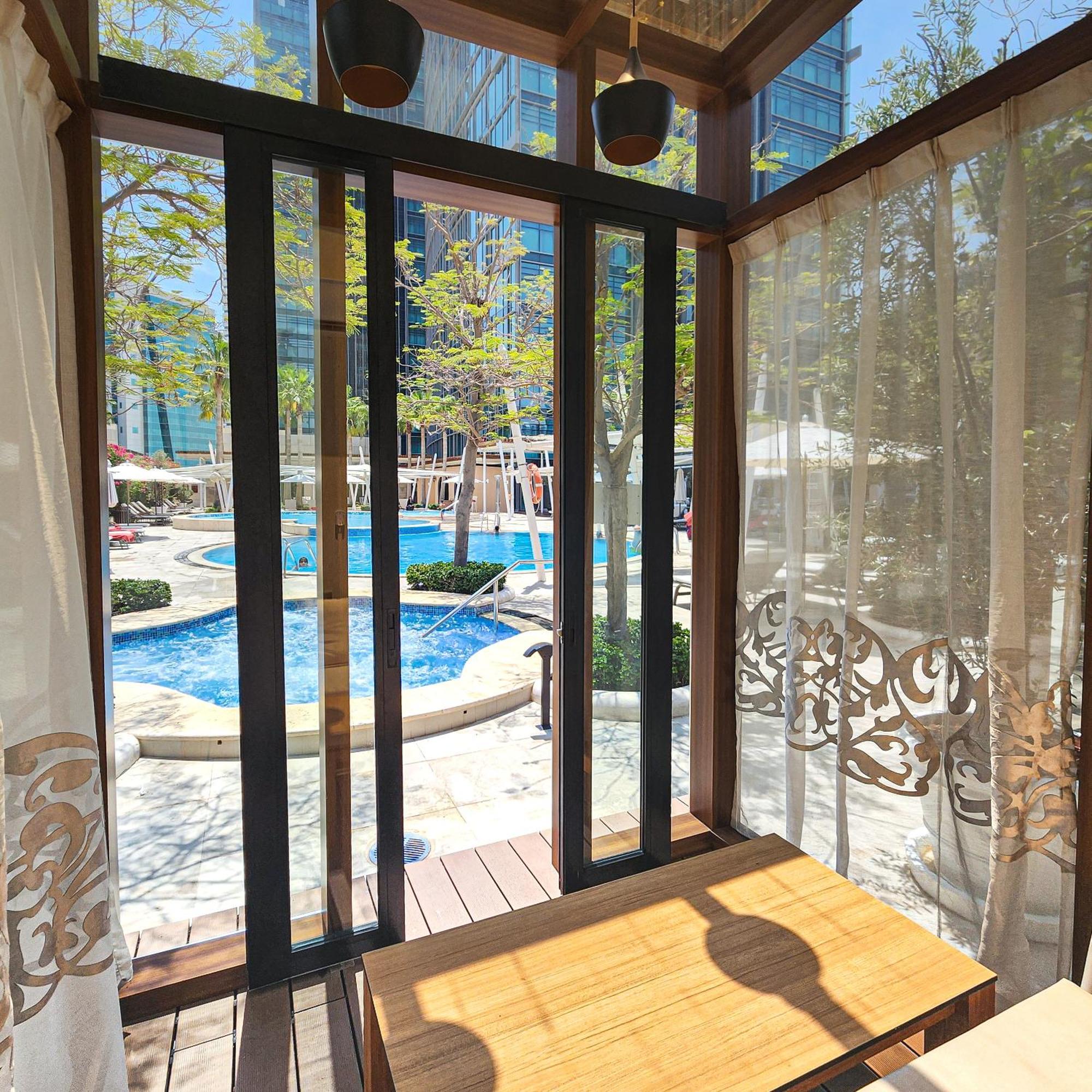 City Centre Rotana Ντόχα Εξωτερικό φωτογραφία The swimming pool at the hotel