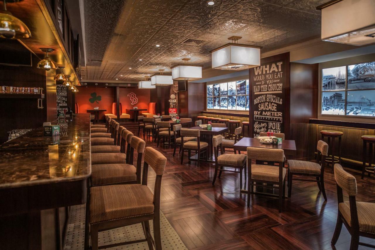 City Centre Rotana Ντόχα Εξωτερικό φωτογραφία The interior of the bar